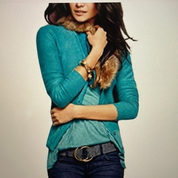 Cabi Teal Tearoom Cardigan With Removable Fur Collar. Size medium - Picture 6 of 9